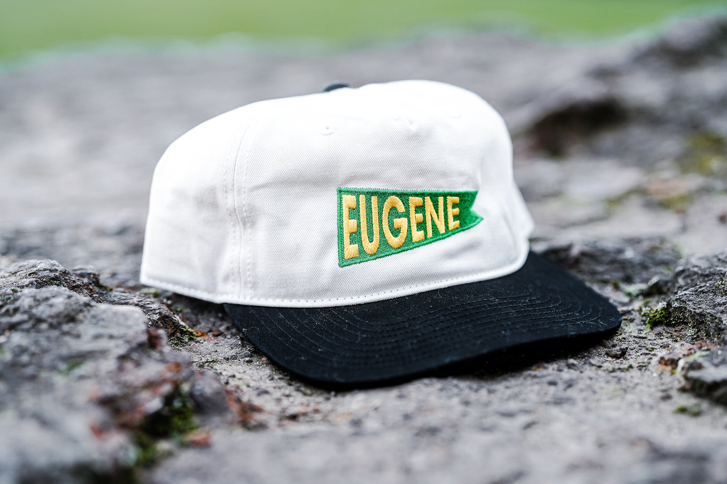 College Town Gear Eugene Pennant Two-Tone Hat (Natural/Black)